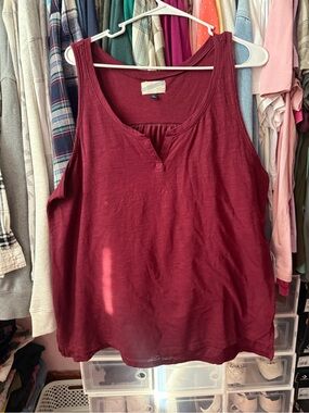 Women’s Sleeveless V-Neck Tank Top - Burgundy